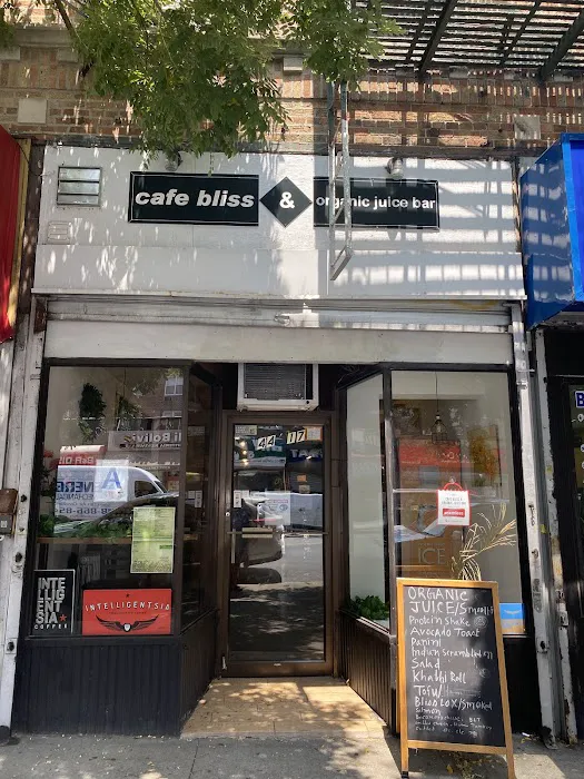 Cafe bliss and organic juice bar Picture 6