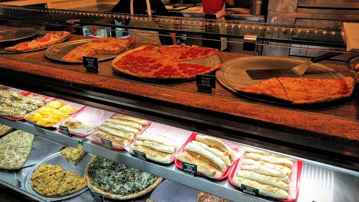 Lenny's Pizza Picture 8