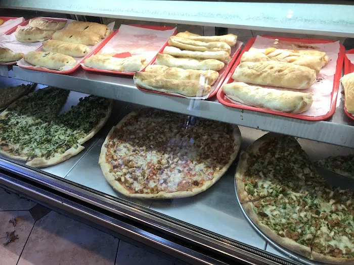 Lenny's Pizza Picture 2