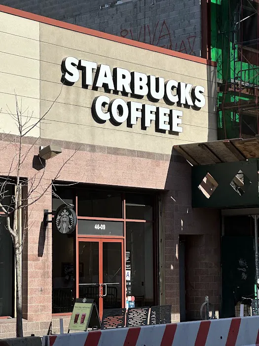 Starbucks Picture 5