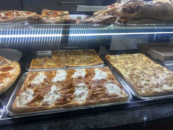 Gino’s Pizzeria and Restaurant Picture 2