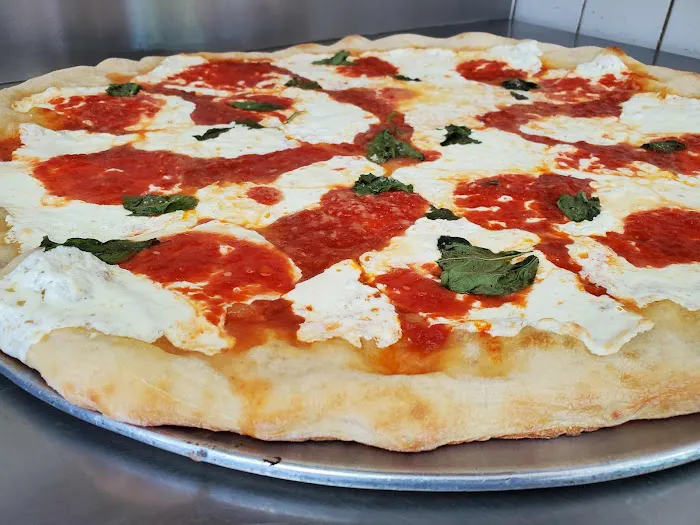 Gino’s Pizzeria and Restaurant Picture 7