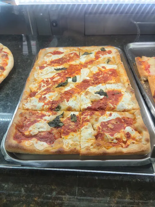 Gino’s Pizzeria and Restaurant Picture 4