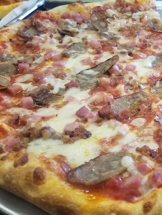 Gino’s Pizzeria and Restaurant Picture 10
