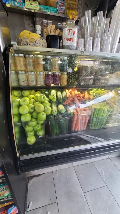 Steinway Gourmet Deli Picture 4