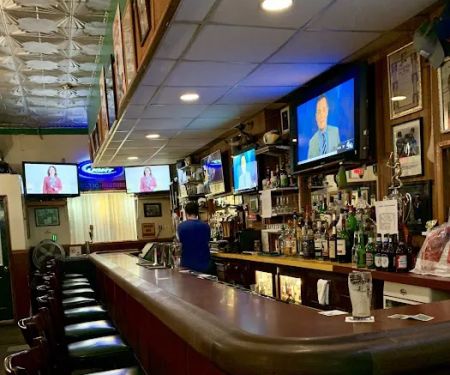 Lavelleu2019s Admirals Club