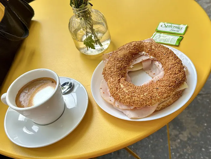 Madame Sousou Cafe Picture 8