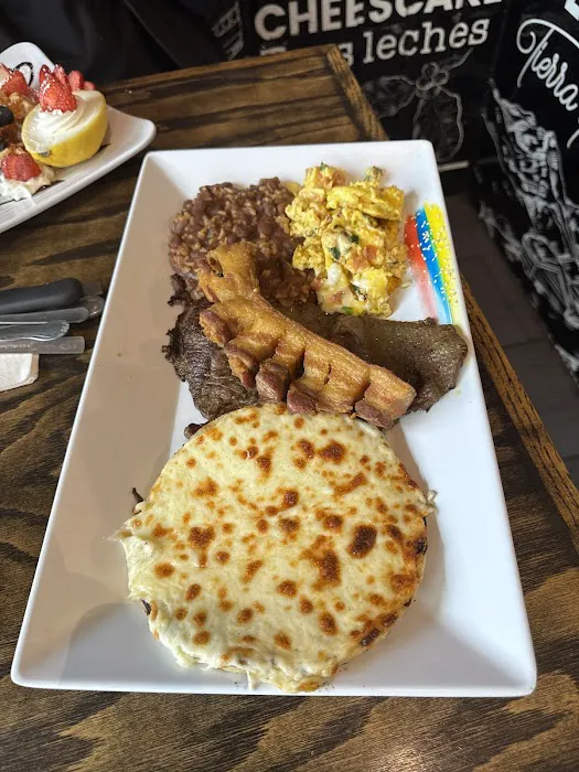 QUE RICO COLOMBIAN RESTAURANT & BAKERY Picture 1
