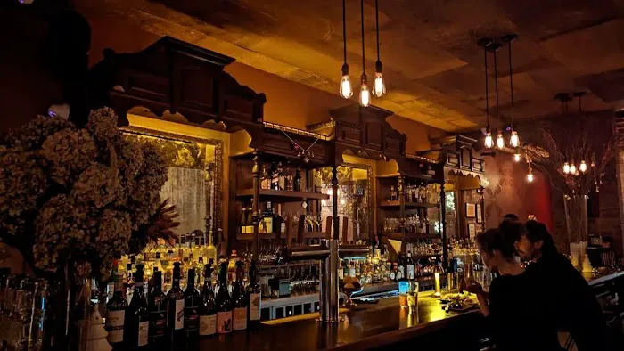 DiWine Natural Wine Bar & Restaurant Picture 8