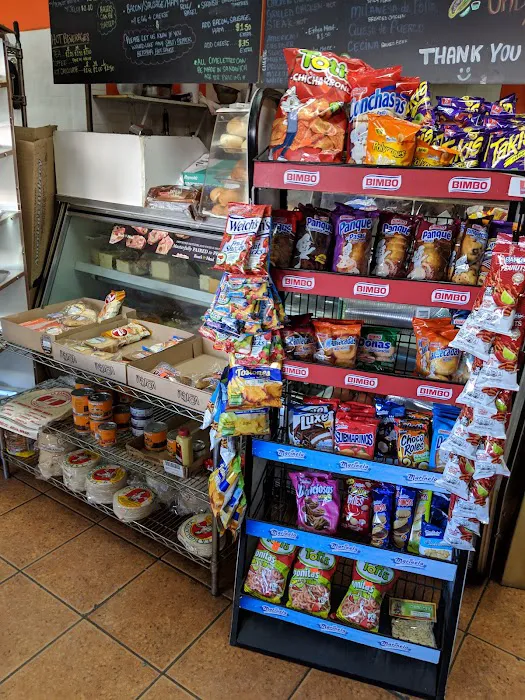 El Kiosko Deli Grocery Picture 6