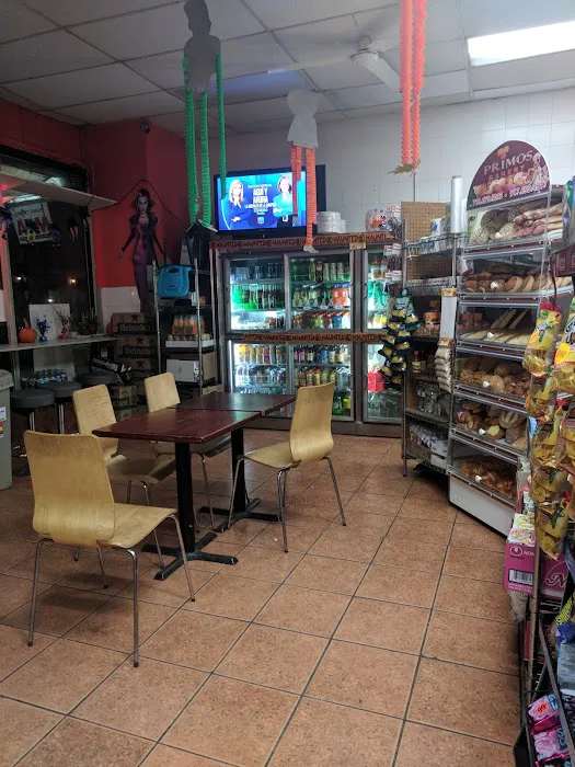 El Kiosko Deli Grocery Picture 3