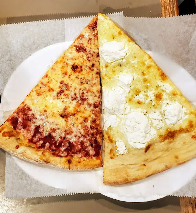 Piazza Pizza Picture 3