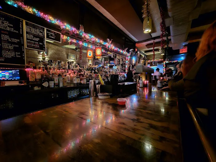 Lake Street Bar Picture 3