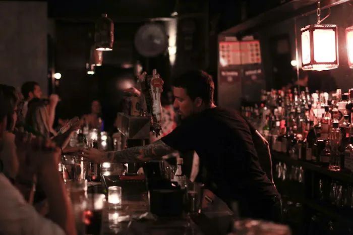 Lake Street Bar Picture 9