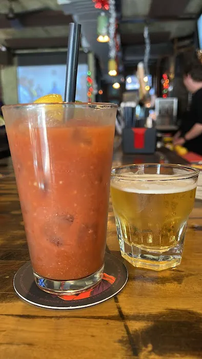 Lake Street Bar Picture 4
