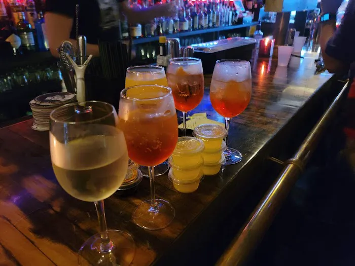 Lake Street Bar Picture 6