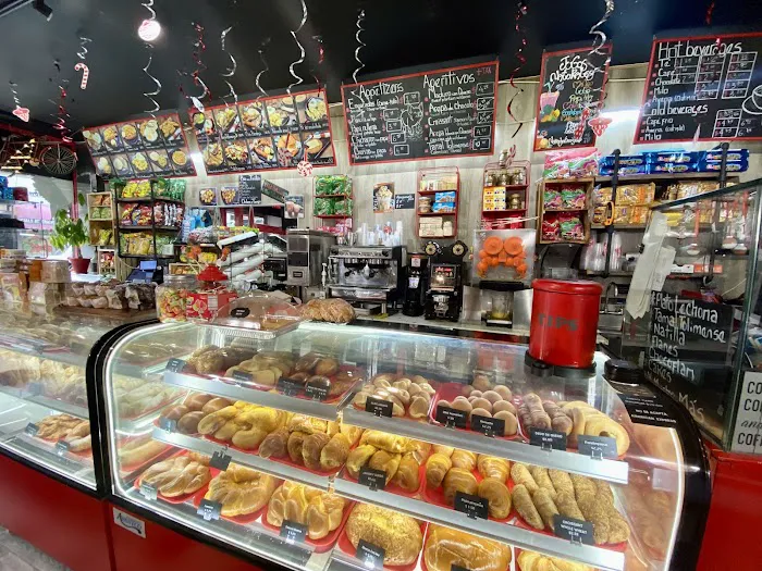 PARCEROS BAKERY II Picture 7