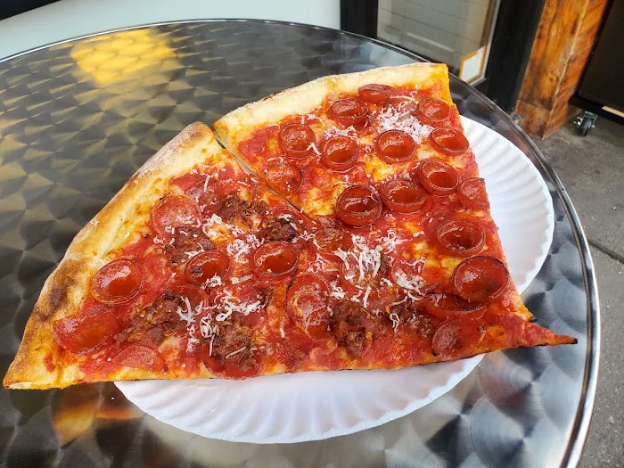 Bellucci Pizza Picture 6