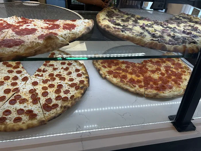 Bellucci Pizza Picture 7