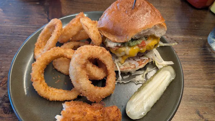 Burger Club Picture 5