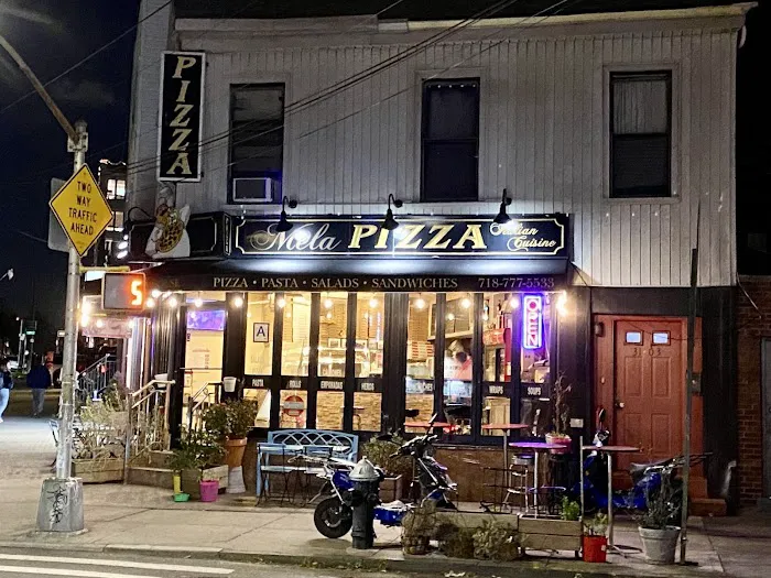 Mela Pizza Picture 6