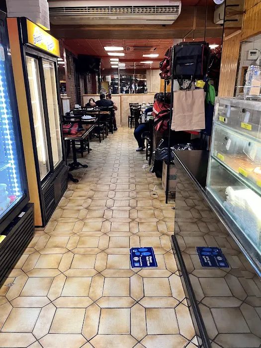 Grand Avenue Pizza Picture 6