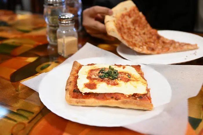 Grand Avenue Pizza Picture 8