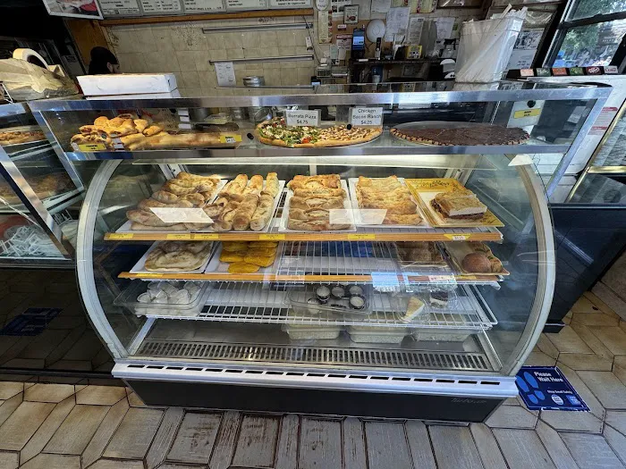 Grand Avenue Pizza Picture 4