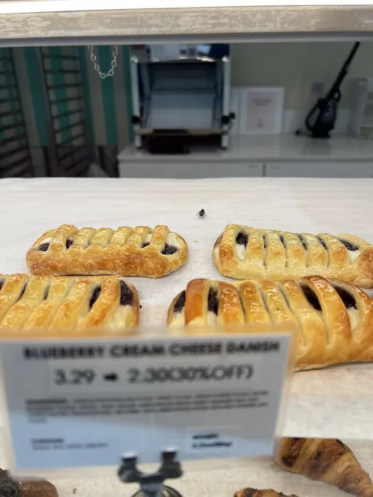 L’Ami Bakery & Cafe Picture 9