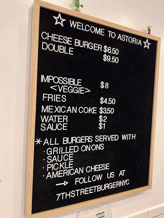 7th Street Burger Astoria Picture 5
