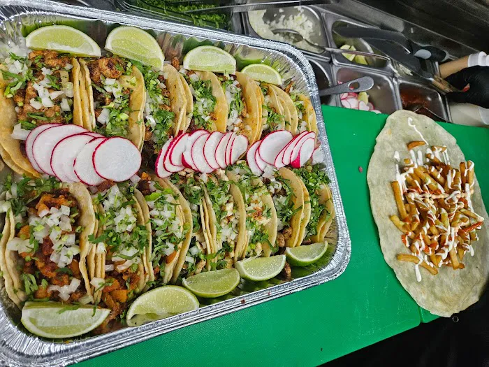 Rey De Reyes Food Truck Picture 4
