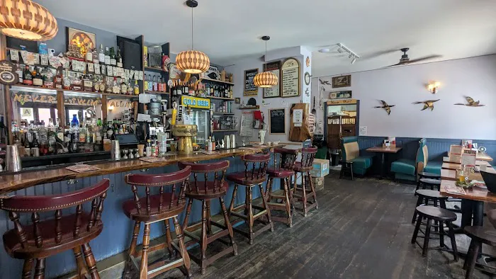 Minnows Bar Picture 1