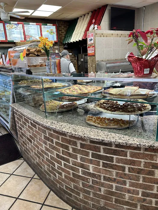 Tony's Pizzeria Picture 9