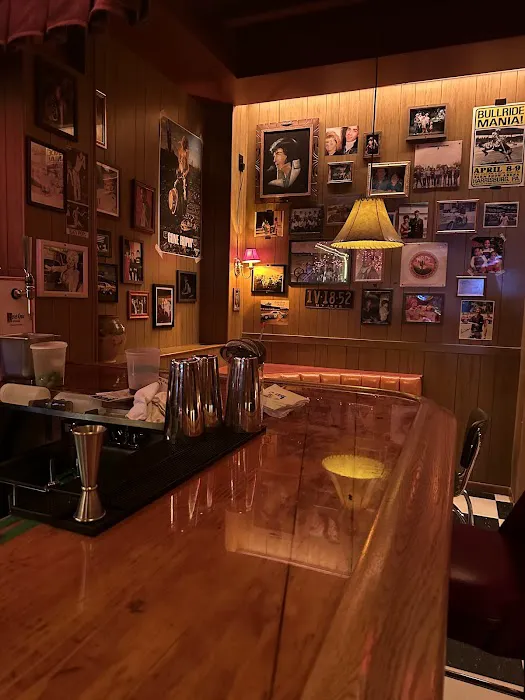 Ray's Hometown Bar Picture 1
