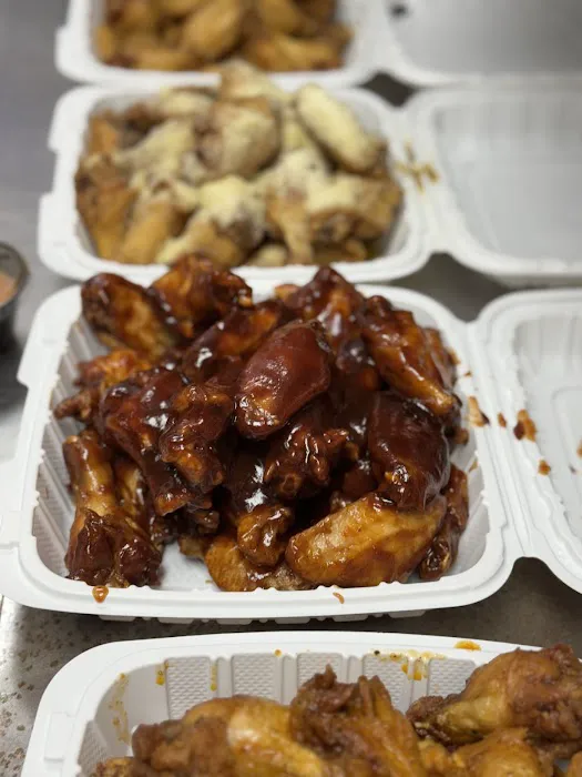 Uptown Wingz Picture 10