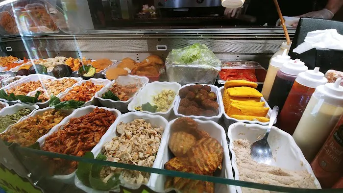 Golden Deli Picture 2