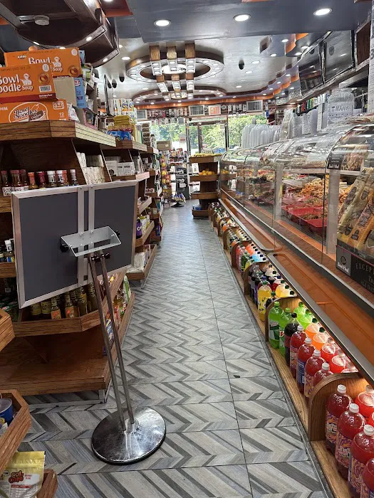 Nadal's Deli & Organic Picture 6