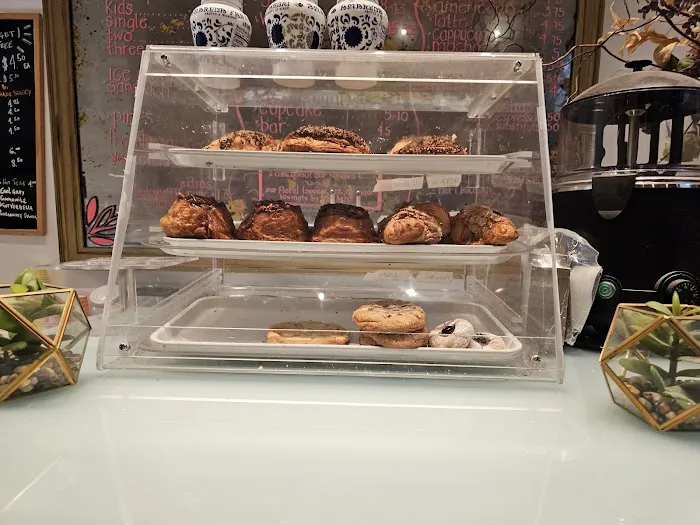 Avrilililly's Creamery LLC Picture 10