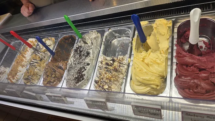 Avrilililly's Creamery LLC Picture 1