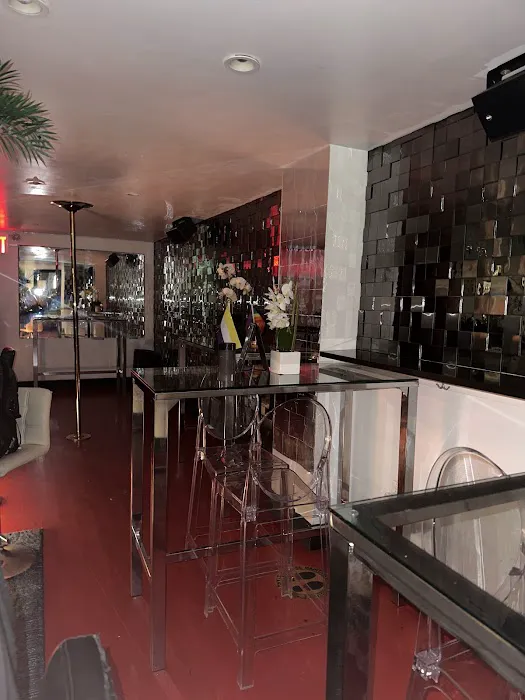 Alibi Lounge Picture 4