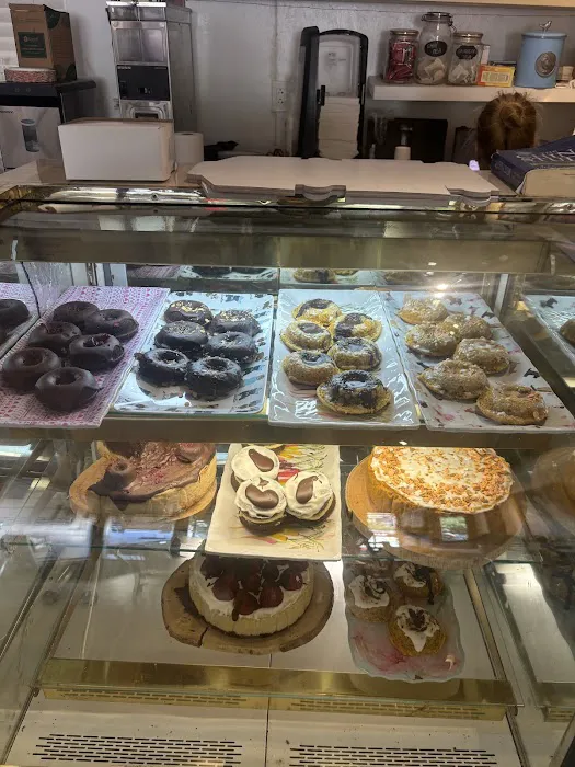Happy Zoe Vegan Bakery Picture 1