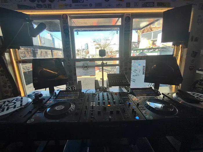 The Lot Radio Picture 7