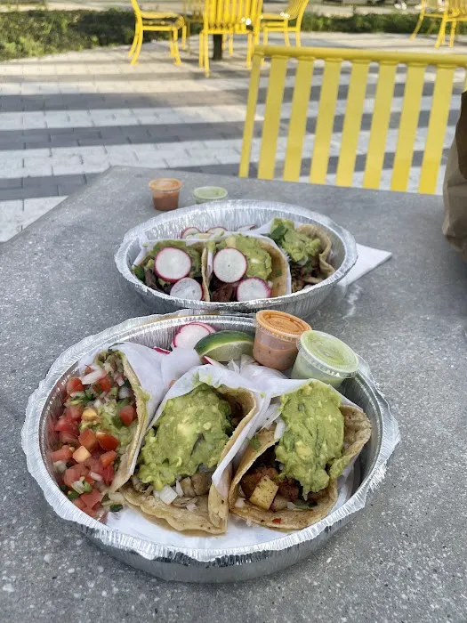 Tacos El Comal Picture 9