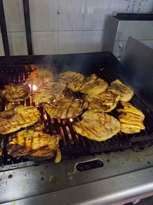Cuencanito Sport Bar Restaurant Picture 9