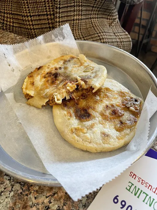 Ricas Pupusas & Mas Picture 4