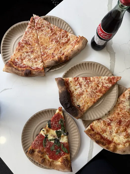 Leonardo’s Pizza - Sunnyside, Queens. Picture 9