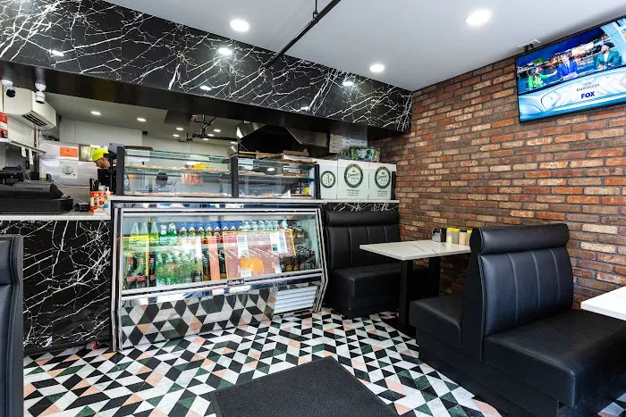 Leonardo’s Pizza - Sunnyside, Queens. Picture 8