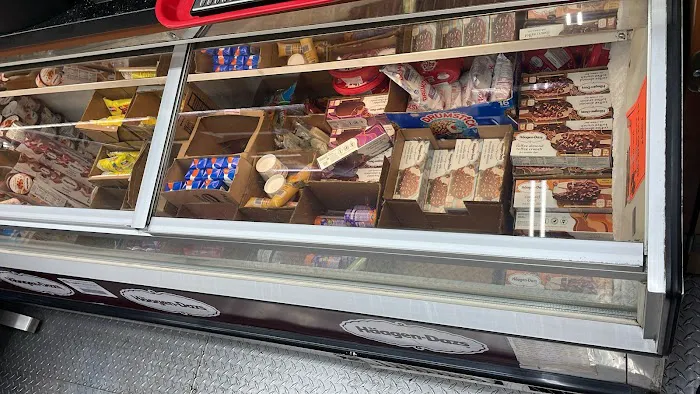 Sunnyside Super Deli Picture 9