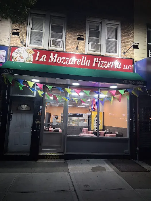 La Mozzarella Pizzeria Picture 3