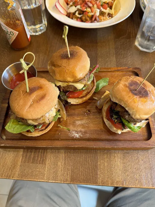Avenue Restobar Picture 7